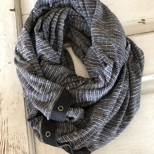 Lululemon infinity scarf, grey